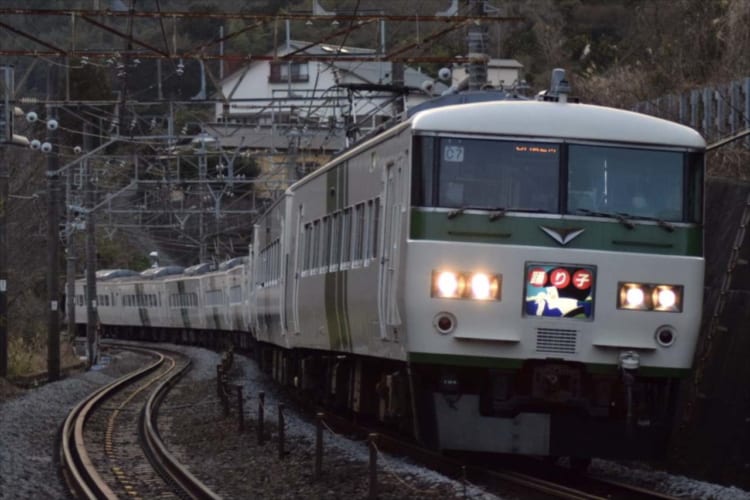 ここまでリアルに表現するとは驚いた･･･熱海駅の電光掲示板のクオリティが話題に！