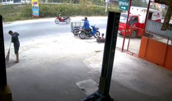 ライダーがいない!?目の前を通り過ぎていったゴーストバイクに困惑・・・監視カメラでその理由が判明!