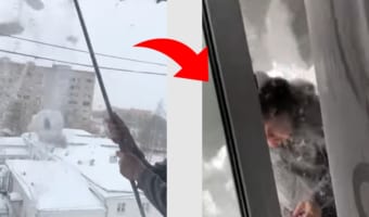 屋根の雪下ろしをする男性。この後とんでもない結末が...！