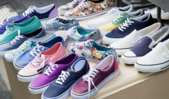 「ズック」とは?運動靴の別称だけではなく、実はそもそも別の意味がある言葉だったのです!!