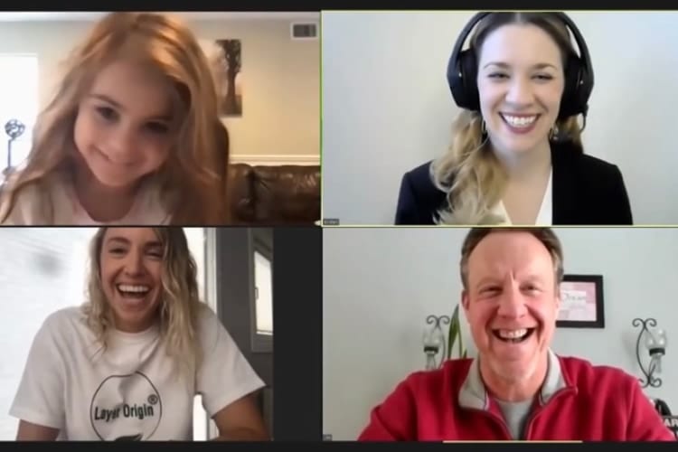 パパの仕事のビデオ会議に娘ちゃんが乱入！パパの恥ずかしい秘密を暴露しちゃいました！