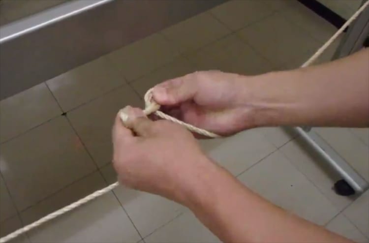 【警視庁災害対策課が推奨】災害時に役立つ！ビニールひもやロープをピンと張る方法を紹介