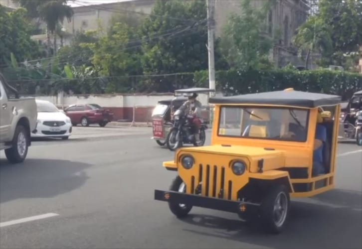 カスタマイズされた奇妙な乗り物･･･後部を見たら凄いことになっていた！