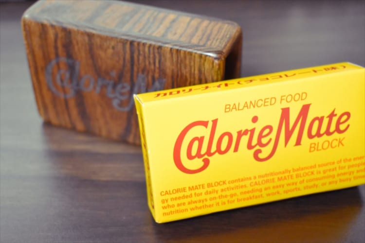 「いつも粉々になってしまうので作りました」カロリーメイト用の木のケースが素敵だと話題に！