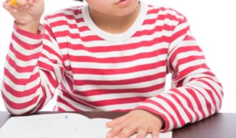 長男から渡された『春休み 健康観察カード』を見たら、まさかの・・・(笑) 「うちの息子も同じです」と共感の声多数