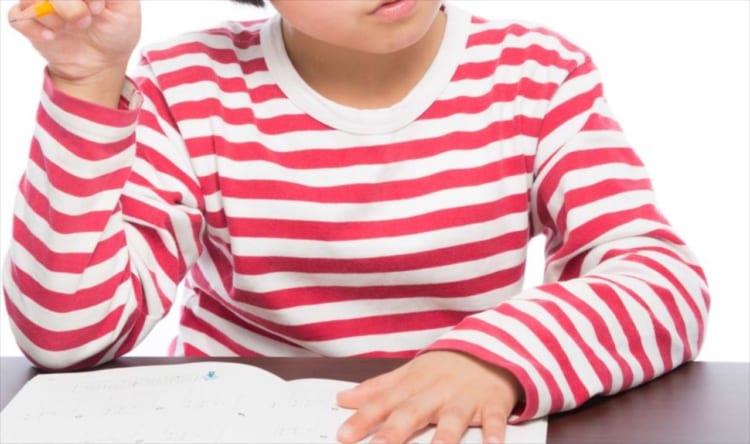 長男から渡された『春休み 健康観察カード』を見たら、まさかの･･･(笑) 「うちの息子も同じです」と共感の声多数