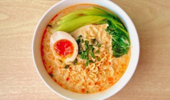 【必見レシピ】サッポロ一番を使って『ごま豆乳坦々麺』を作ったら、マジで専門店レベルの美味しさに!
