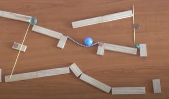 【動画】磁石を使ったピタゴラ装置が見ていて気持ちいい！