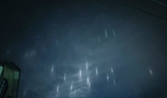 まるで『君の名は。』のワンシーンのよう･･･無数の星が落ちてきているような現象が発生！