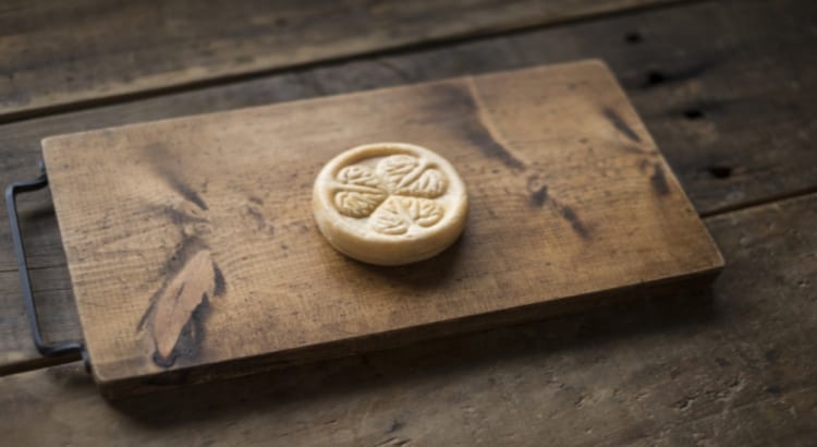 和菓子の「最中」にはどんな意味があるの？ところで「最中」って読みが複数あって紛らわしいですね・・・