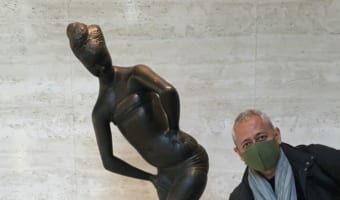 全力な姿が愛おしい!美術館で楽しすぎる喜びを表現したくて頑張るお父さんがこちらです