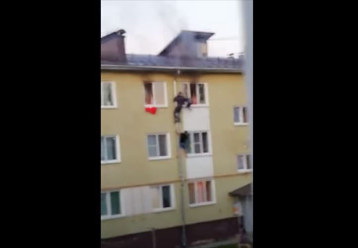 火事で閉じ込められていた子供たちを地元住民が連携プレーで救出！勇気ある行動に称賛の声