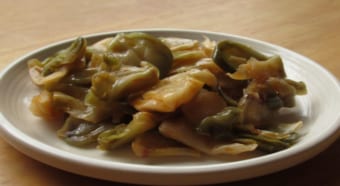 中華料理で使われる漬物「ザーサイ」は、なにを原料に作られているの？