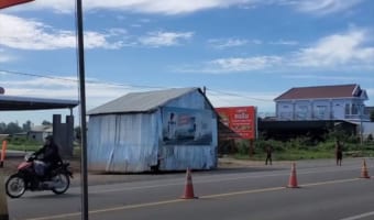 【目を疑う光景】なぜ、そうなった！！一見普通に見える小屋が・・・トンデモナイことに！