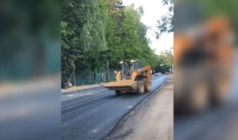 なんというスキルだ!作業中のショベルカーが突然トンデモナイ動きを見せる!