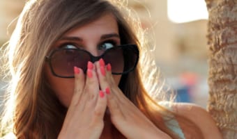 言動が唐突なことを意味する「藪から棒」、この言葉の由来は?