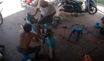 なんてこった！バイクの修理していたら・・・とんだアクシデントが発生しました！！