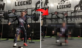 超人か!?バランスボードに乗り、100Kgのバーベルを肩に乗せた状態でスクワットする男性、その姿に目を疑う!