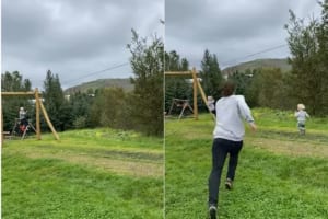 お父さんナイスキャッチ！ジップラインに乗るお兄ちゃんに近寄る弟くんを接触寸前のところで抱きかかえ事故を防ぎました！！