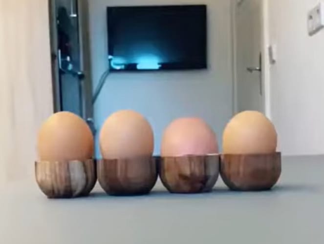 並べられた4つの卵・・・・。その正体にビックリしつつも笑っちゃう！！