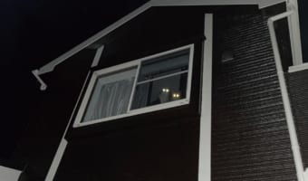 これは激オコですわぁ・・・。帰宅すると、二階の窓から恐怖の視線が注がれていました！！