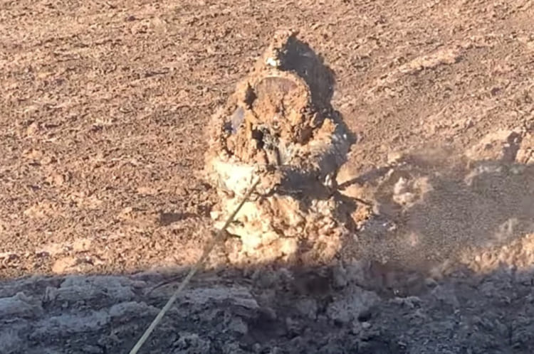 SF感がスゴイ！地面からなんとダイバーが姿をあらわした！！と思ったら、実は・・・