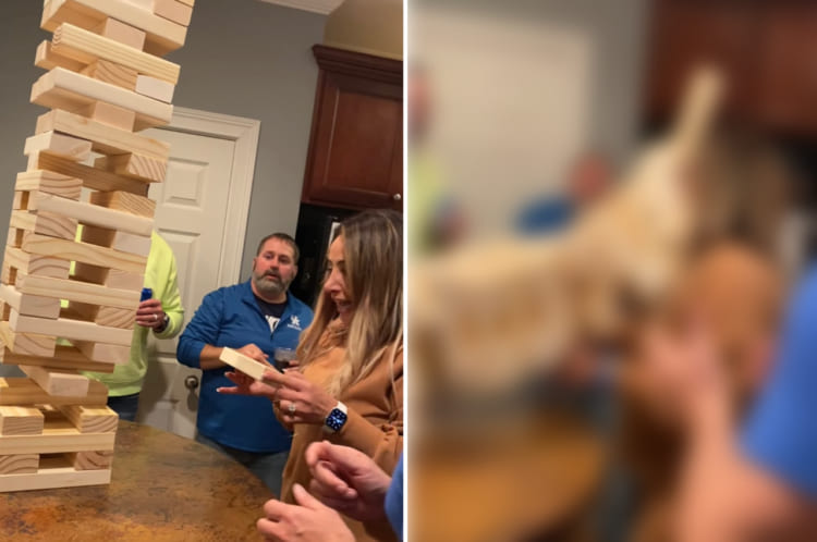 ジェンガで失敗して倒してしまった女性。ゲームに負けたうえに痛い悲劇にも見舞われてしまうのでした