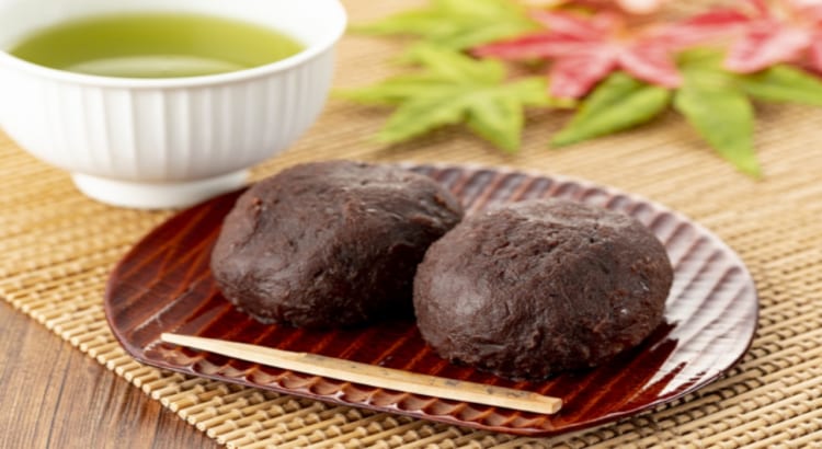 「棚からぼたもち」とはどんな意味？その由来とされる状況が流石に実際には起きなそう・・・