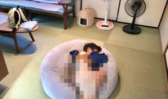 気持ちよさそうで起こせない・・・。昼寝中の男の子がかけていた『極上の布団』が最高にかわいすぎる!!【その光景にTwitterで24万以上のいいねが】