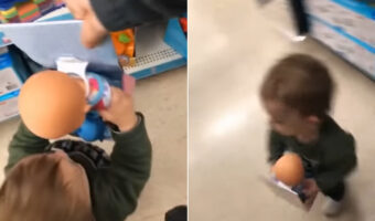 どうしてもお人形が欲しい赤ちゃん。「ママに取り上げられる！このまままじゃ買ってもらえない」と察すると・・・、強硬手段に出ました！！