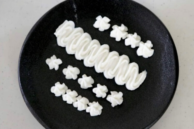 牛乳でホイップクリーム？料理研究家が1年がかりで完成させた究極の牛乳ホイップの作り方はコレだ！