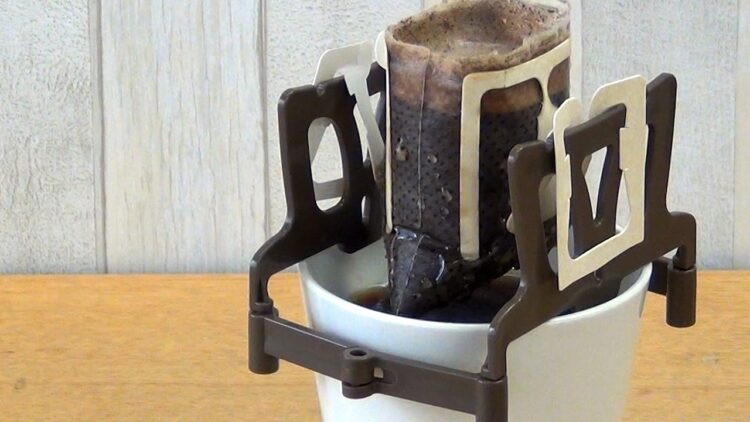 これならドリップコーヒーのバッグがヒタヒタになる問題も解決！「ドリップバッグスタンド」新発売！！【便利グッズ】