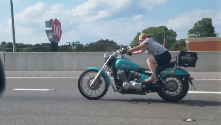 テキサスの超ファンキーなバイカー発見！ラピュタに出てくるドーラみたい！実写版ドーラか？