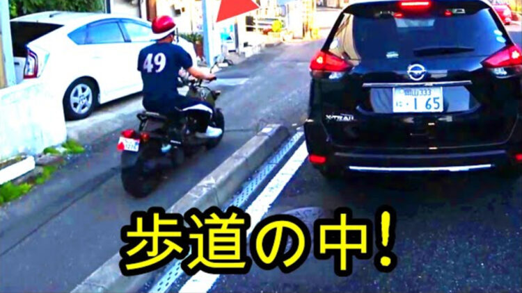 日本でバイクに乗る外国人の解説付きドラレコ映像がクセになる面白さ！