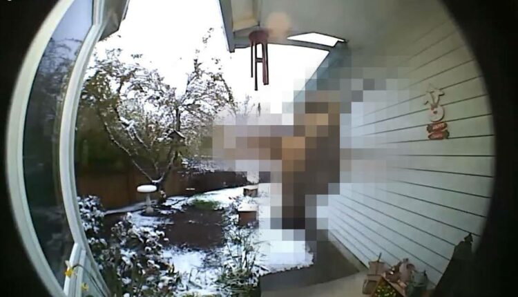 朝早くに玄関へやって来たお客さん！誰が来たのかと玄関カメラをチェックするとそこには予想外のお客さん！！