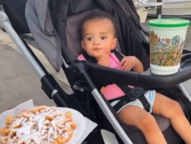 美味過ぎて小躍りしちゃう♪初めてファンネルケーキを食べた子どものリアクションがかわいすぎる！