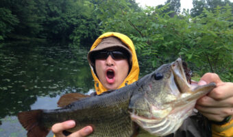 雨が降ったら釣れやすい!?雨の日のバス釣り攻略法!!