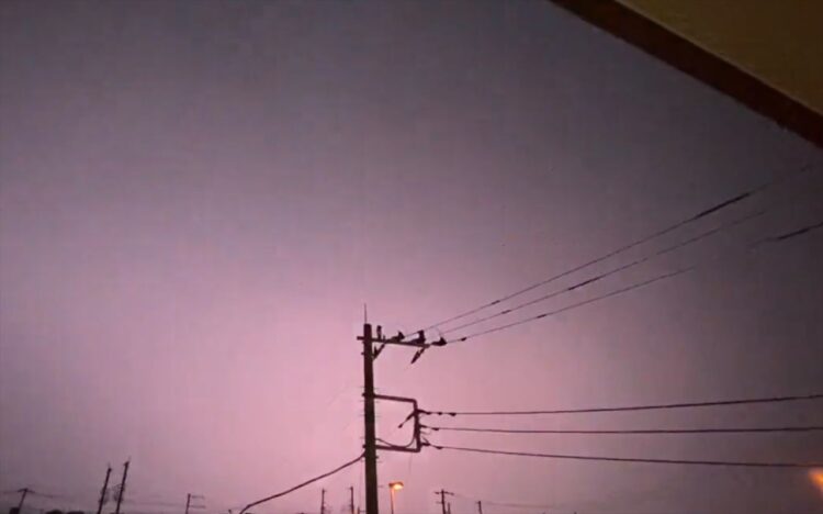 「すごいのが撮れたんだ・・・」埼玉のゲリラ豪雨の最中に目撃した雷が凄すぎた！【動画・埼玉】