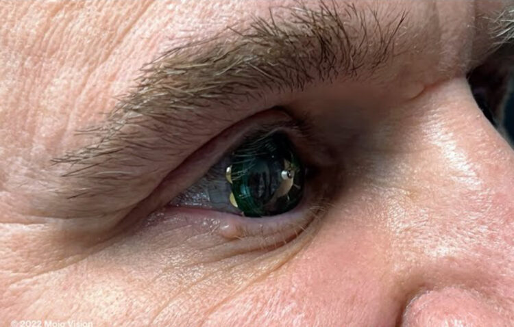 SF映画の世界はすぐそこ？ARコンタクトレンズが凄い！