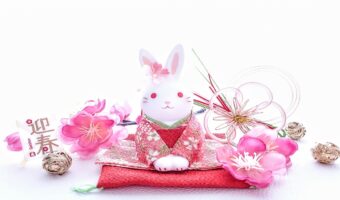 年賀状に用いられるお祝いの言葉「賀詞」、年賀状以外にも用いていいけれど、送る相手によって使ってはいけない言葉もあるから注意！！