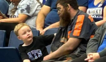 息子の初めてのバスケの試合観戦に煤まみれの真っ黒な顔で駆けつけたパパ。その理由が感動的だとTwitterで話題に!!