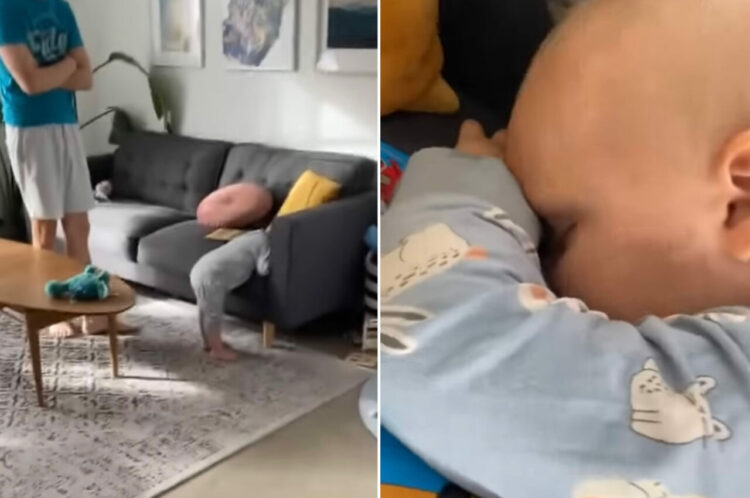 立ったままソファにうずくまる赤ちゃん。ぐずっているのかなと思ったら・・ぐっすりねんねしているところでした！！【海外・動画】