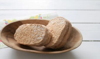 「ダックワーズ」とはどんな洋菓子?小判型をしているのは日本発だった?!