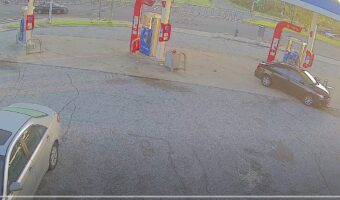 これからこのガソリンスタンドで思いもよらないハプニングが起こります!恐らくこれから起こるハプニングを予想できる人はいないでしょう。