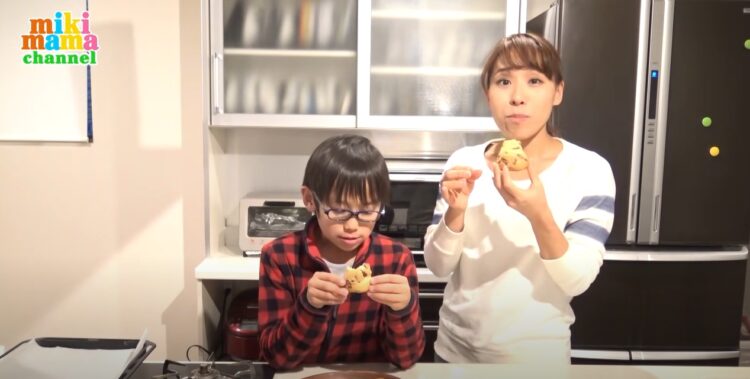 簡単！おいしい！みきママ監修、スタバ風チョコスコーンの作り方。子ども一人でも作れちゃう！