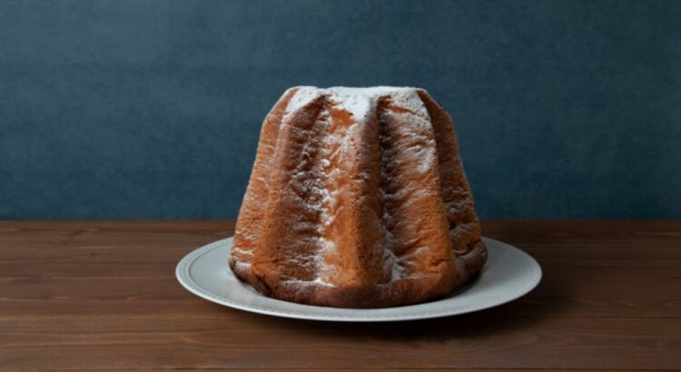 クリスマスシーズンに食される「パンドーロ」とはどんなパン？その名前はパンの色にあった！