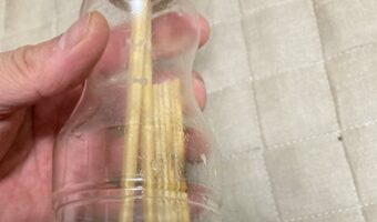 マシンガンズ滝沢さん直伝！ペットボトル資源として出せない“油のついたペットボトル”の捨て方を指南するツイートが話題に！