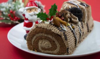 クリスマスの定番ケーキ「ブッシュ ド ノエル」その名前の意味は？どこ生まれのケーキなの？