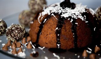 イギリスでクリスマスの定番とされる「クリスマスプディング」とはどんな食べ物?用意はなんと、クリスマスの1ヶ月前から始まる!?