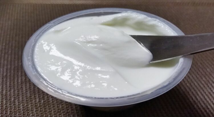 「フロマージュブラン」とはどんな食べ物？チーズなの？クリームなの？それともヨーグルトなの？